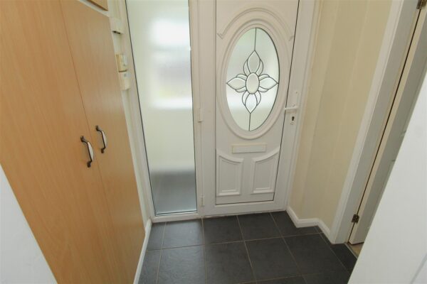 Kempton Park Road, Aintree Village