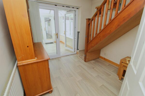 Kempton Park Road, Aintree Village