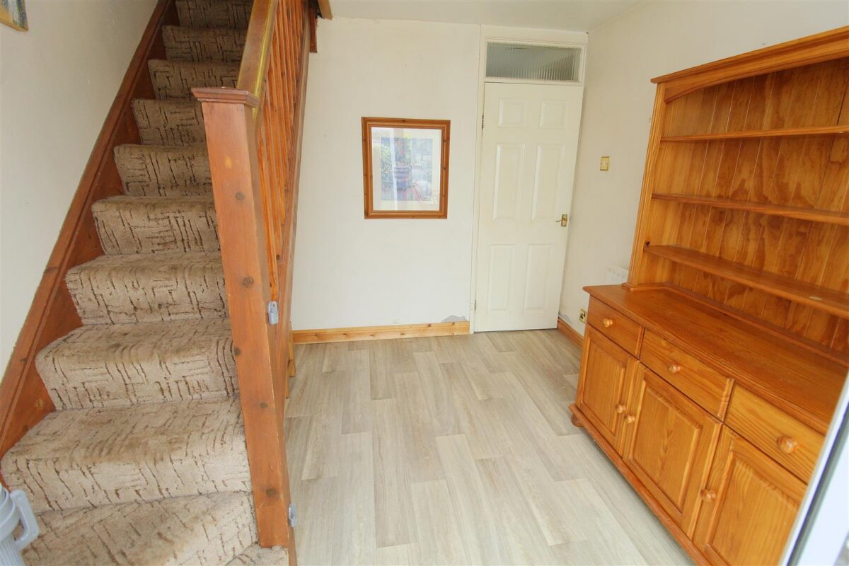 Kempton Park Road, Aintree Village