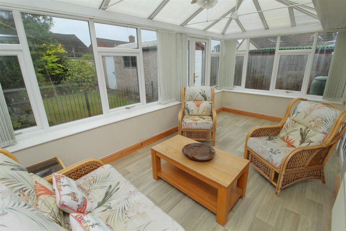 Kempton Park Road, Aintree Village