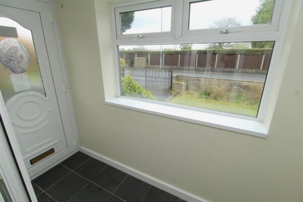 Kempton Park Road, Aintree Village