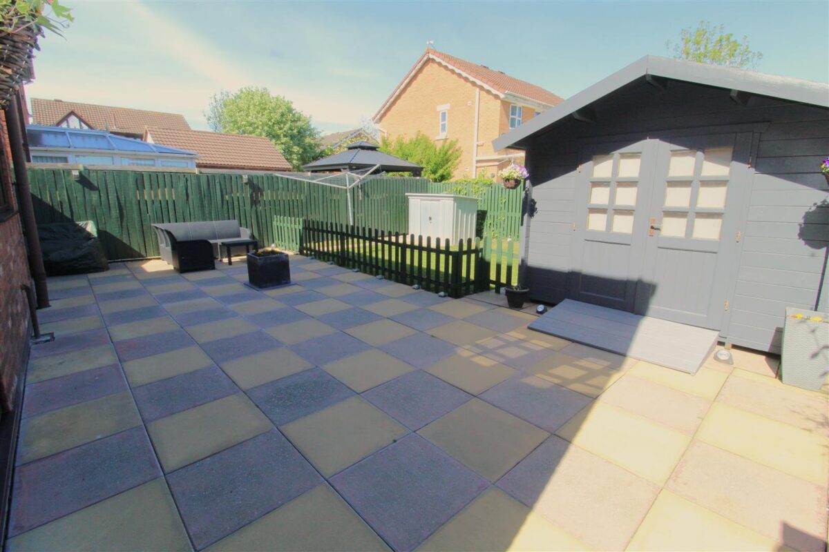 Grosvenor Close, Netherton