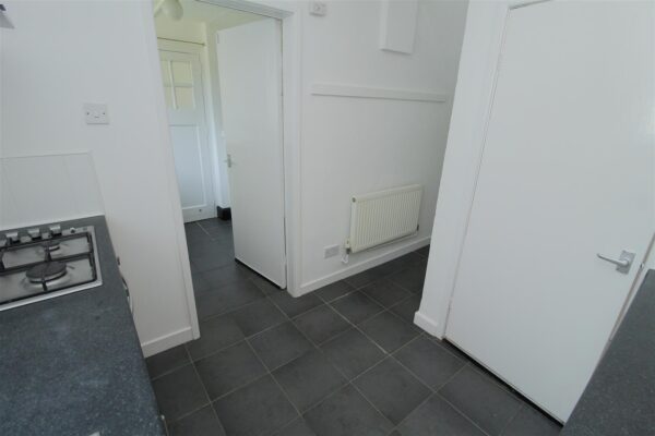 Rossall Avenue, Aintree Village