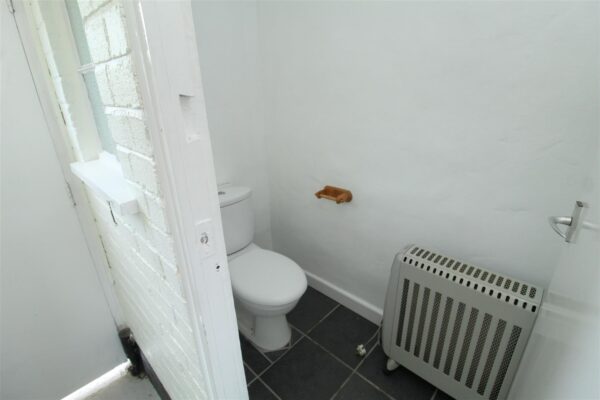 Rossall Avenue, Aintree Village