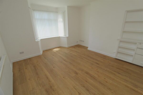 Rossall Avenue, Aintree Village