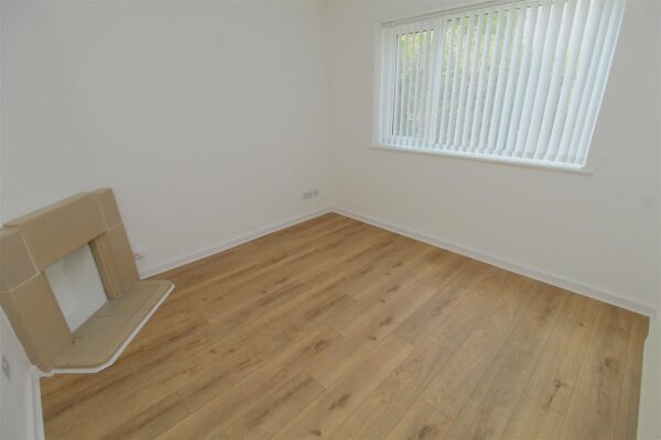 Rossall Avenue, Aintree Village