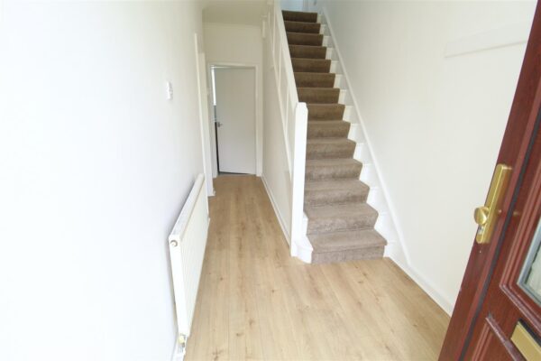 Rossall Avenue, Aintree Village