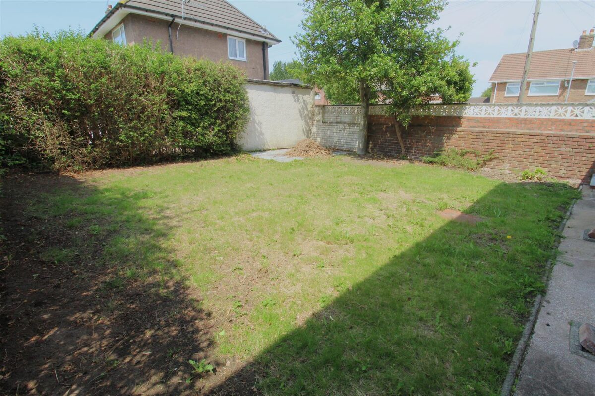 Rossall Avenue, Aintree Village