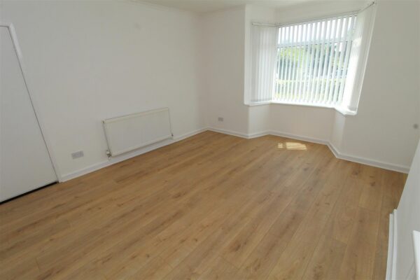 Rossall Avenue, Aintree Village