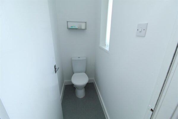 Rossall Avenue, Aintree Village