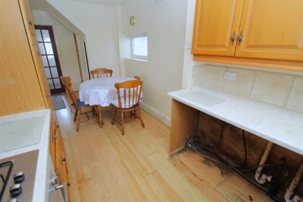 Marina Crescent, Netherton