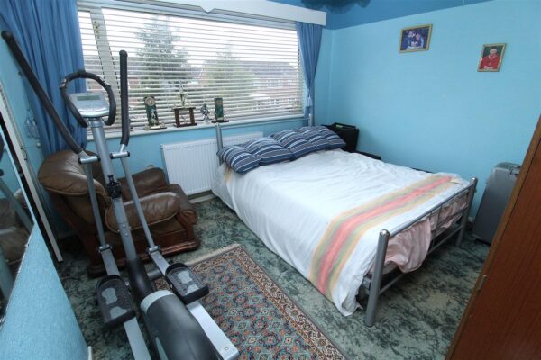 Epsom Close, Aintree Village