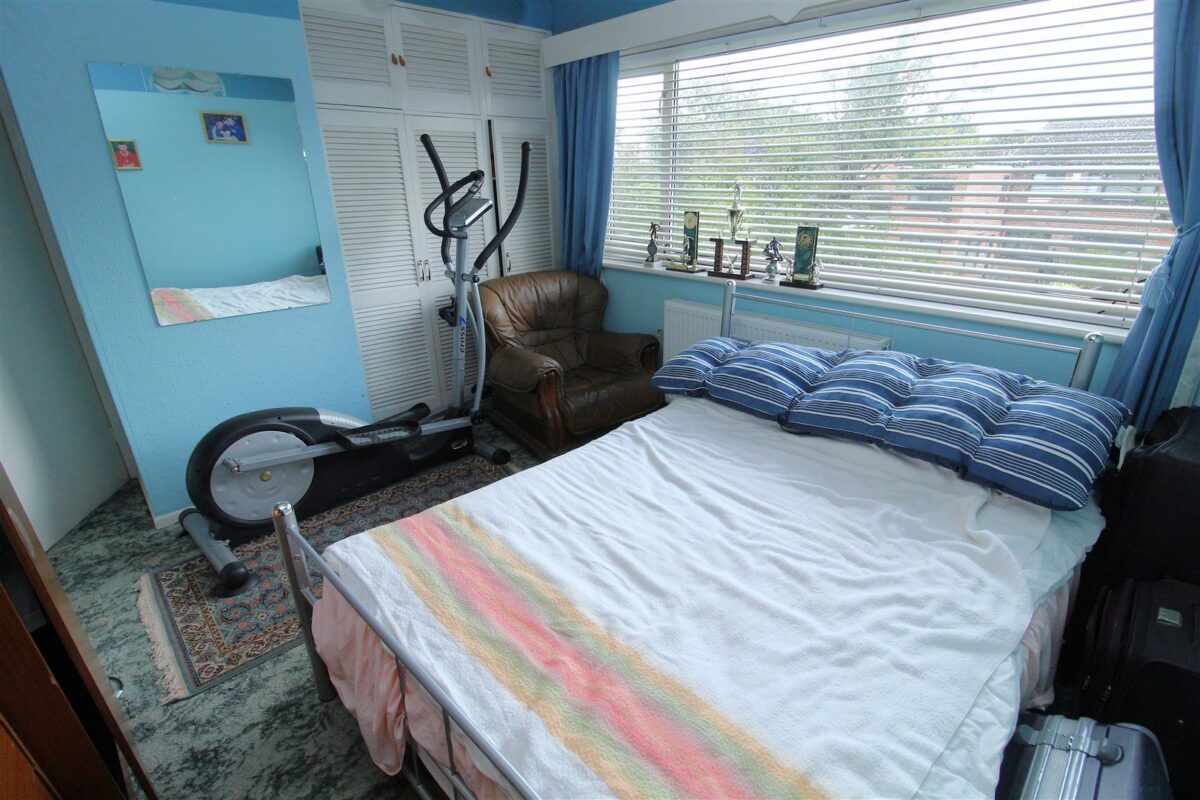 Epsom Close, Aintree Village