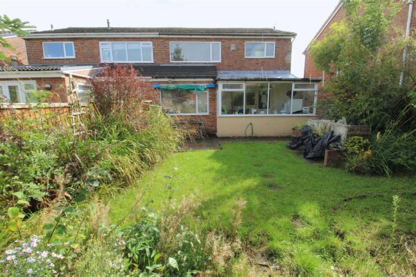 Epsom Close, Aintree Village