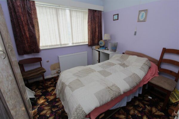 Epsom Close, Aintree Village