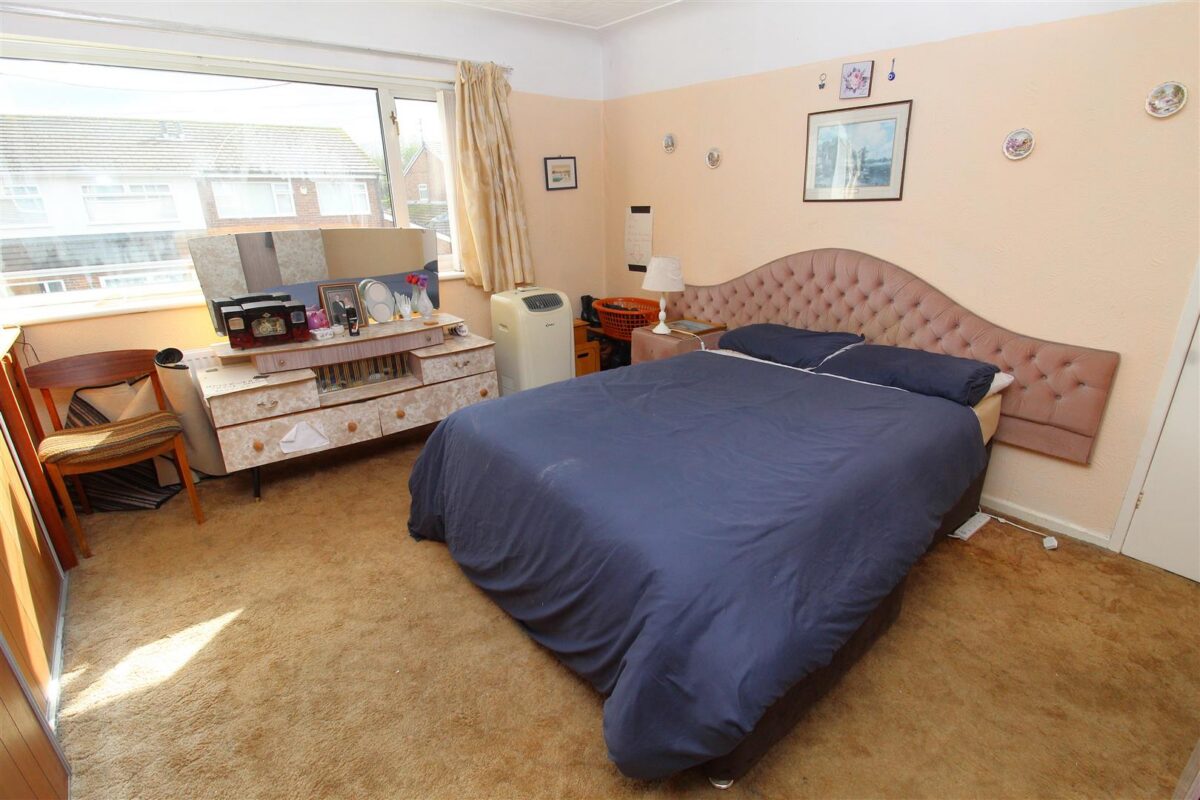 Epsom Close, Aintree Village