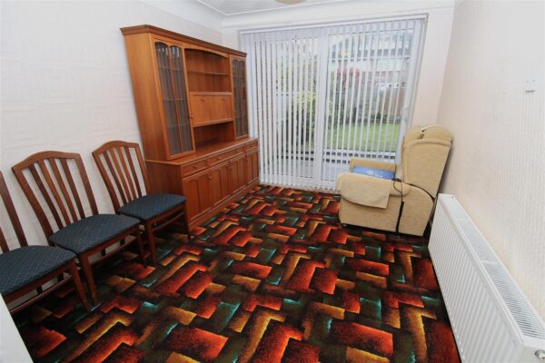 Rugby Drive, Aintree Village