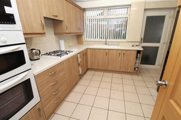 Rugby Drive, Aintree Village