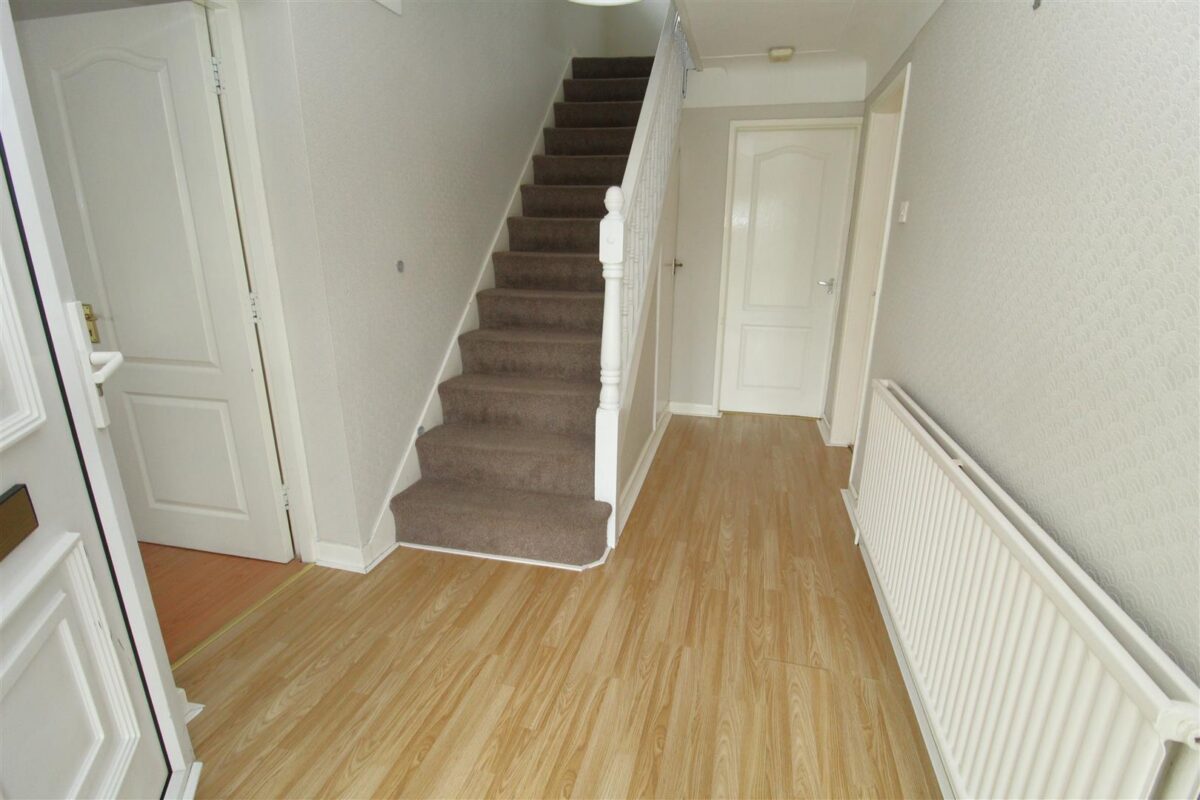 Haileybury Avenue, Aintree Village