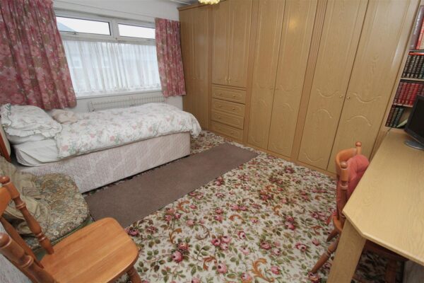 Rugby Drive, Aintree Village