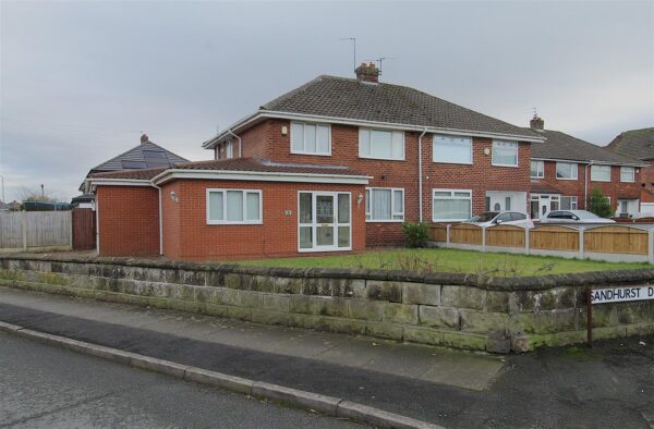 Haileybury Avenue, Aintree Village
