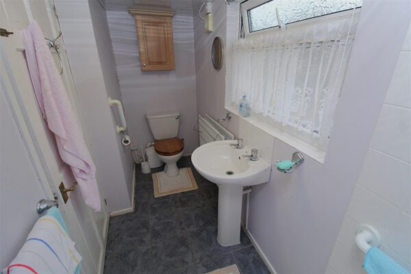 Rugby Drive, Aintree Village