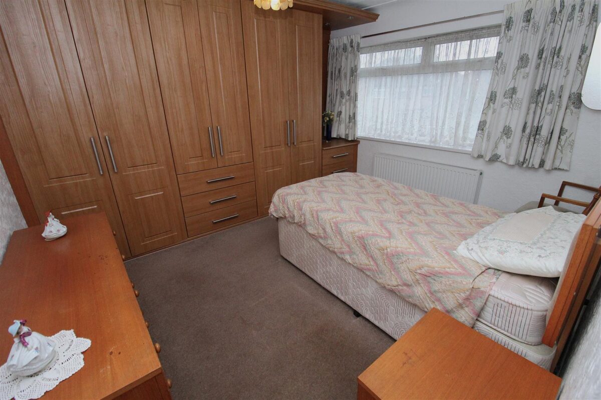 Rugby Drive, Aintree Village