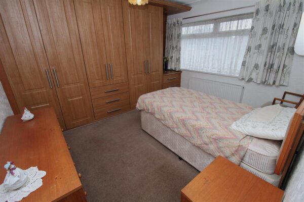 Rugby Drive, Aintree Village