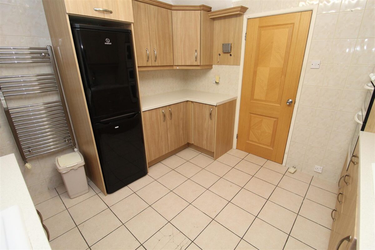 Rugby Drive, Aintree Village