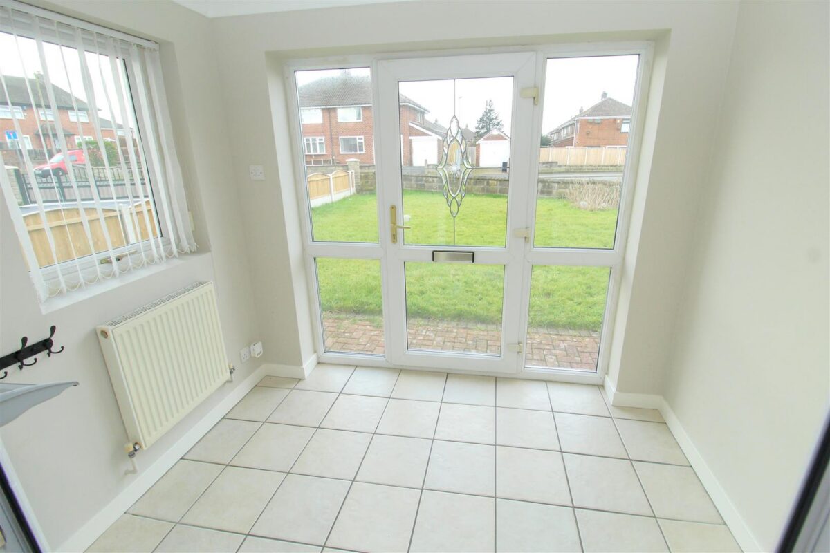 Haileybury Avenue, Aintree Village