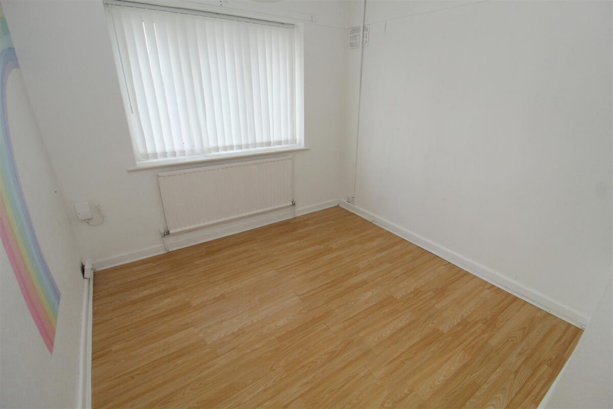 Haileybury Avenue, Aintree Village