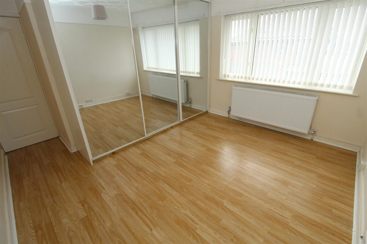 Haileybury Avenue, Aintree Village