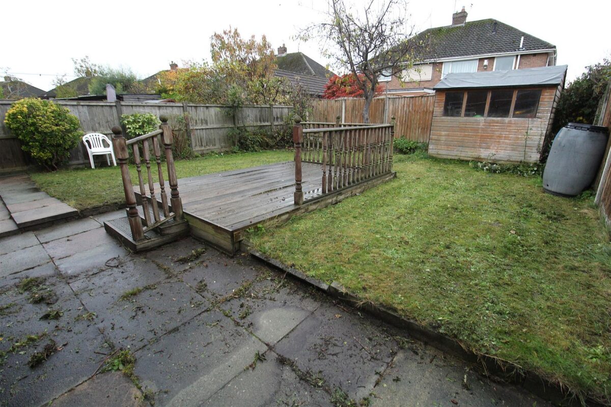 Rugby Drive, Aintree Village