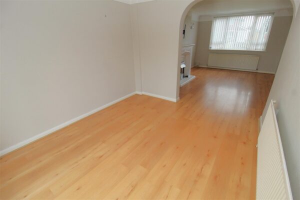 Haileybury Avenue, Aintree Village