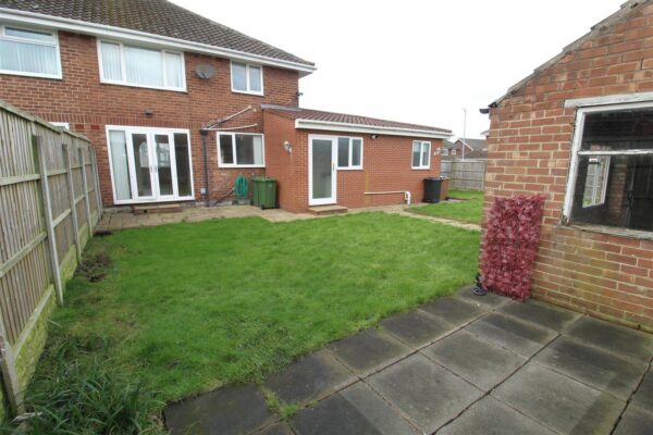 Haileybury Avenue, Aintree Village