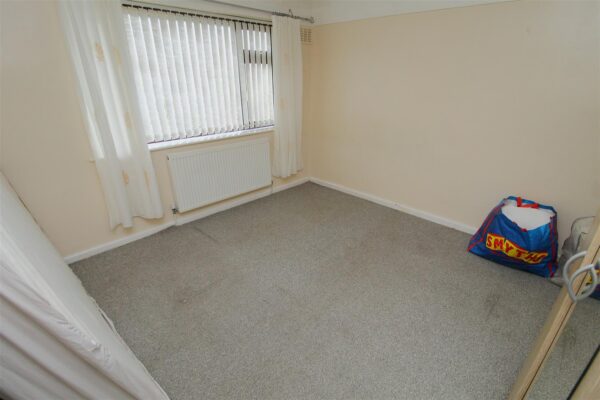 Bull Bridge Lane, Aintree Village