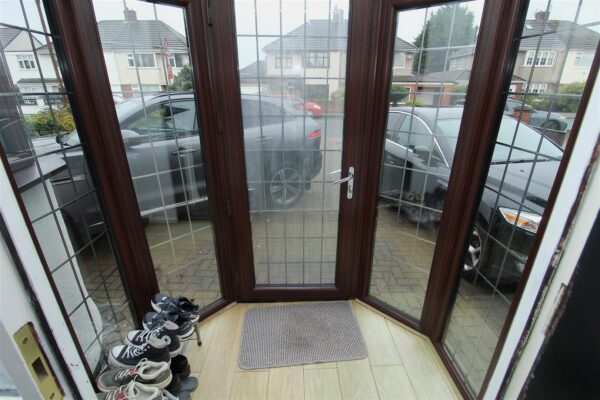 Aintree Lane, Aintree Village