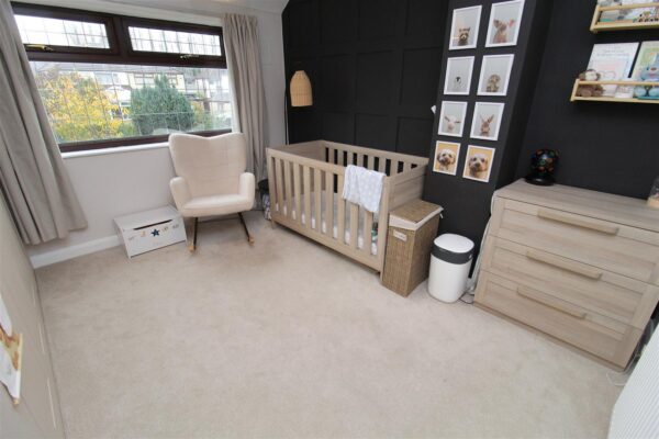 Aintree Lane, Aintree Village