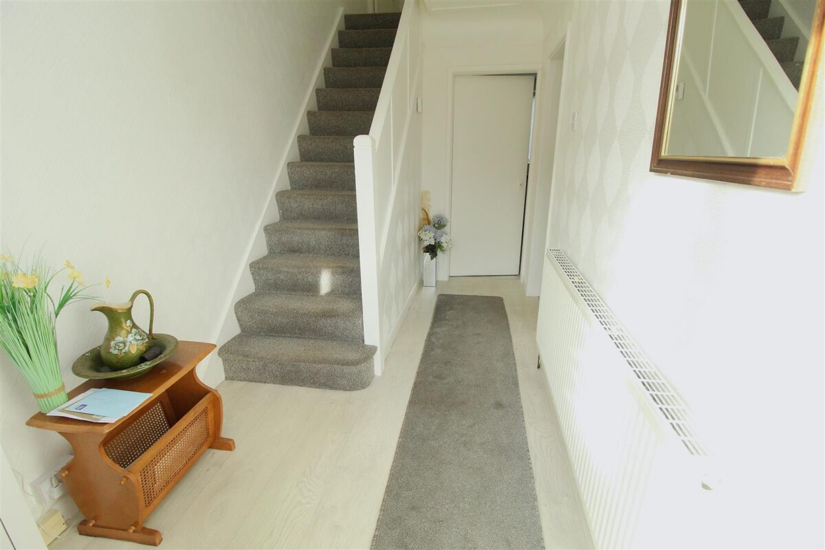 Bull Bridge Lane, Aintree Village