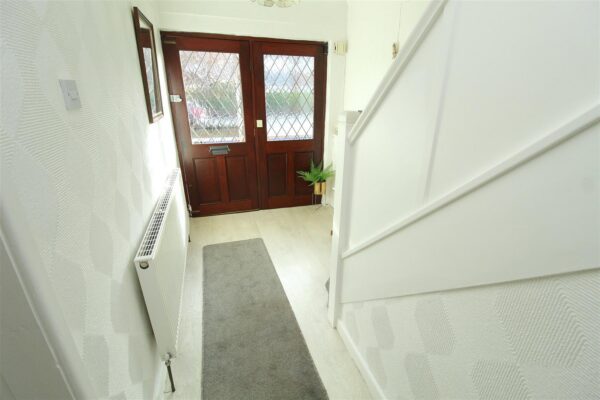 Bull Bridge Lane, Aintree Village