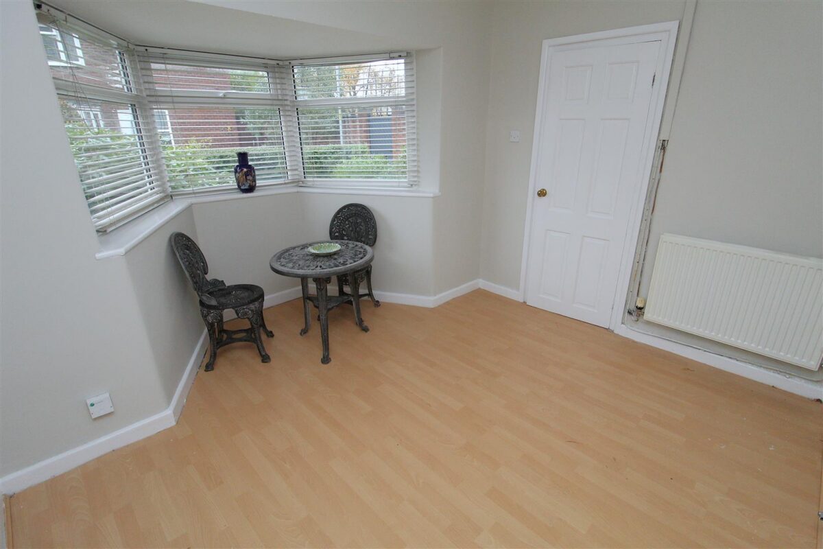 Oriel Drive, Aintree Village