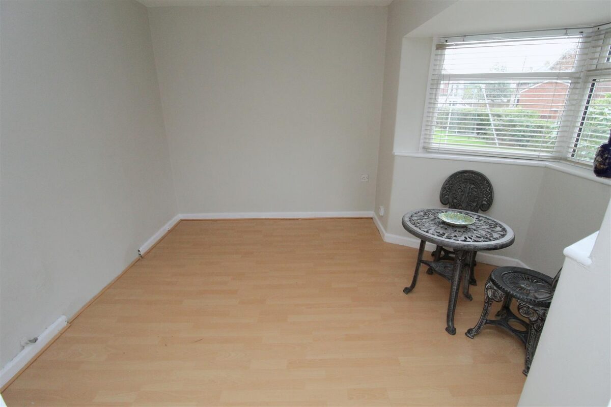 Oriel Drive, Aintree Village