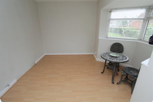 Oriel Drive, Aintree Village