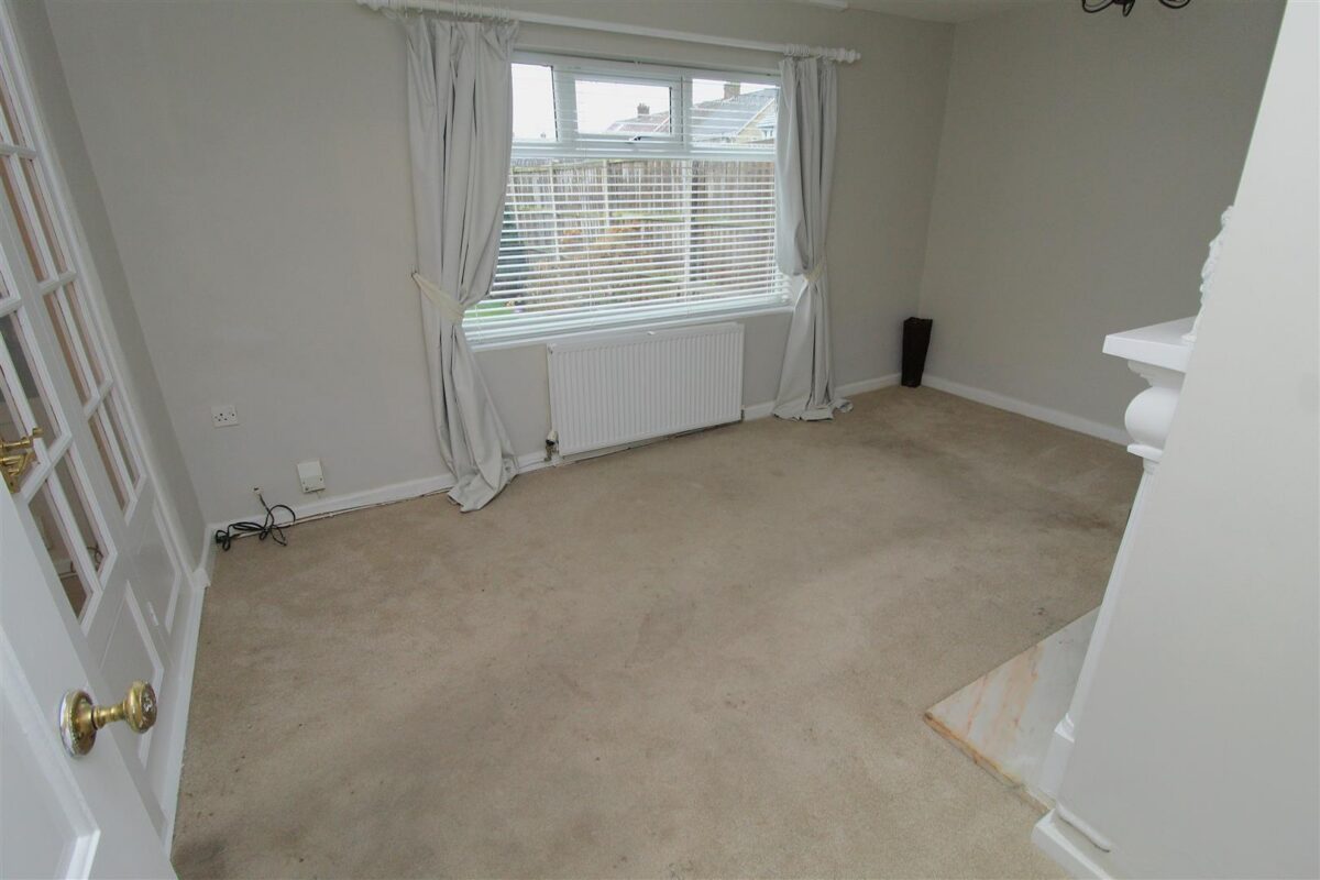 Oriel Drive, Aintree Village