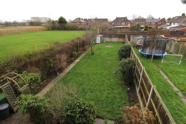 Oriel Drive, Aintree Village