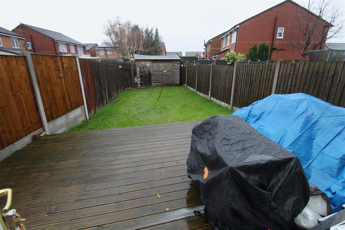 Meadowbarn Close, Southdene