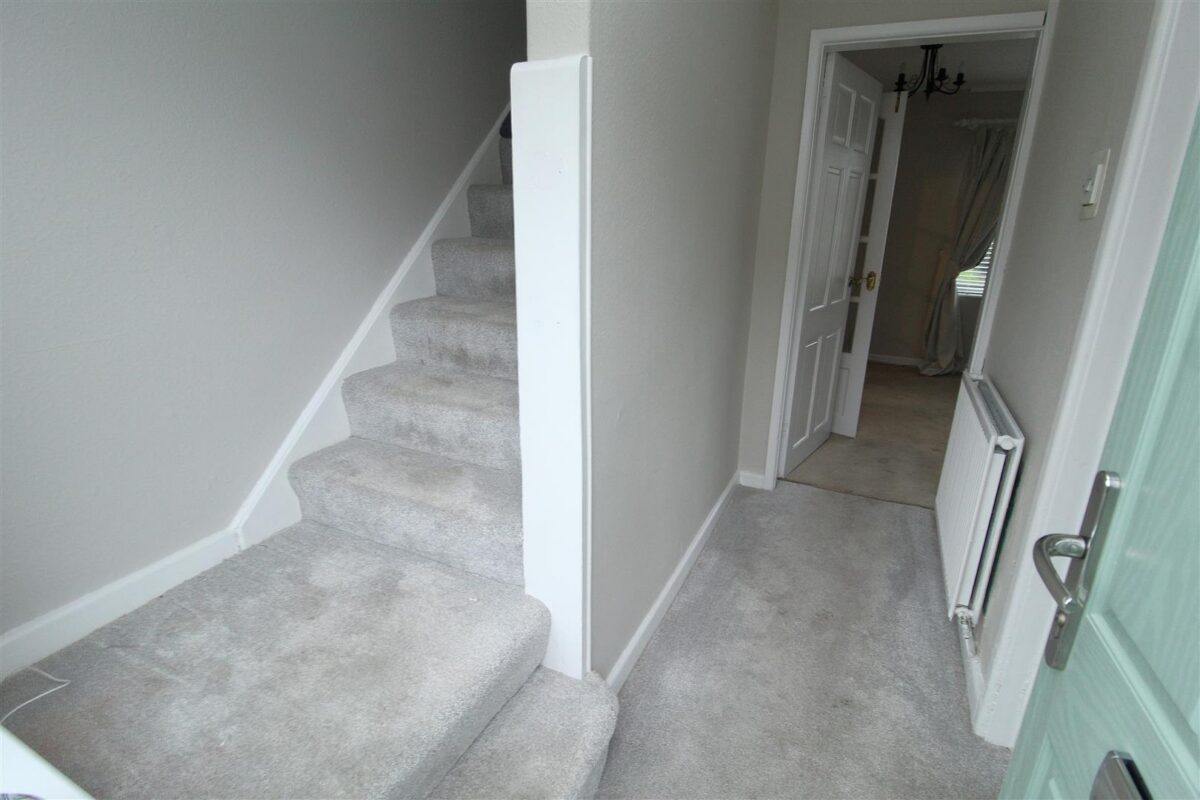 Oriel Drive, Aintree Village