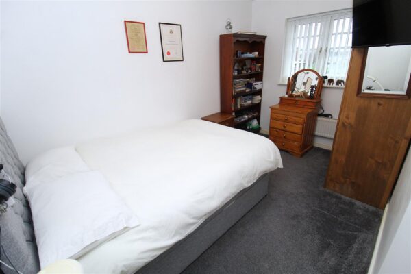 Meadowbarn Close, Southdene