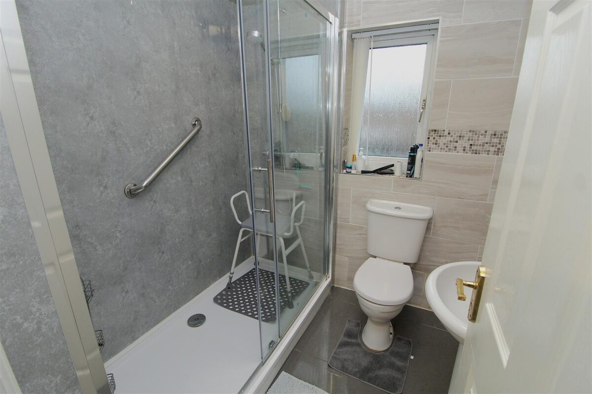 Meadowbarn Close, Southdene