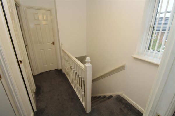 Meadowbarn Close, Southdene